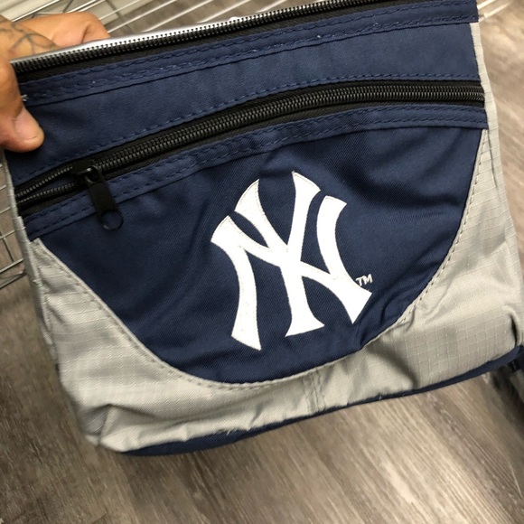 Nike Handbags - New York lunch bag